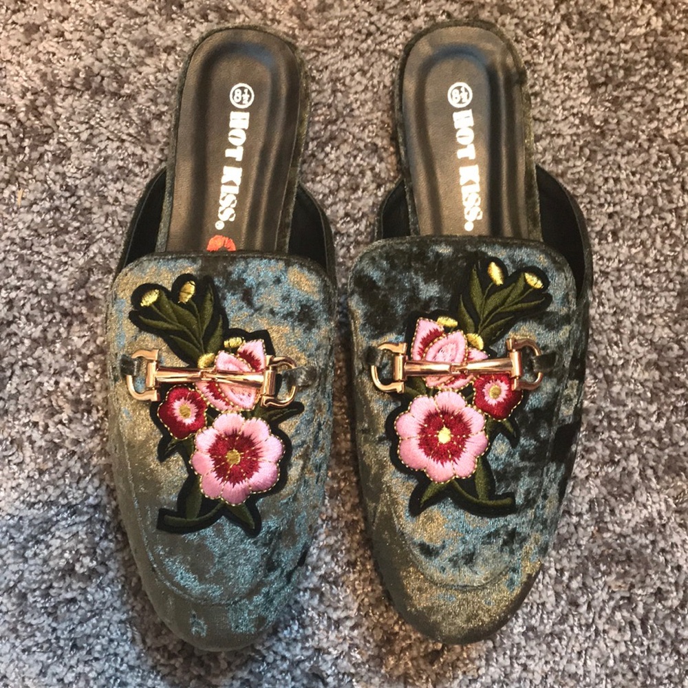 Hot Kiss green velvet slip on shoes